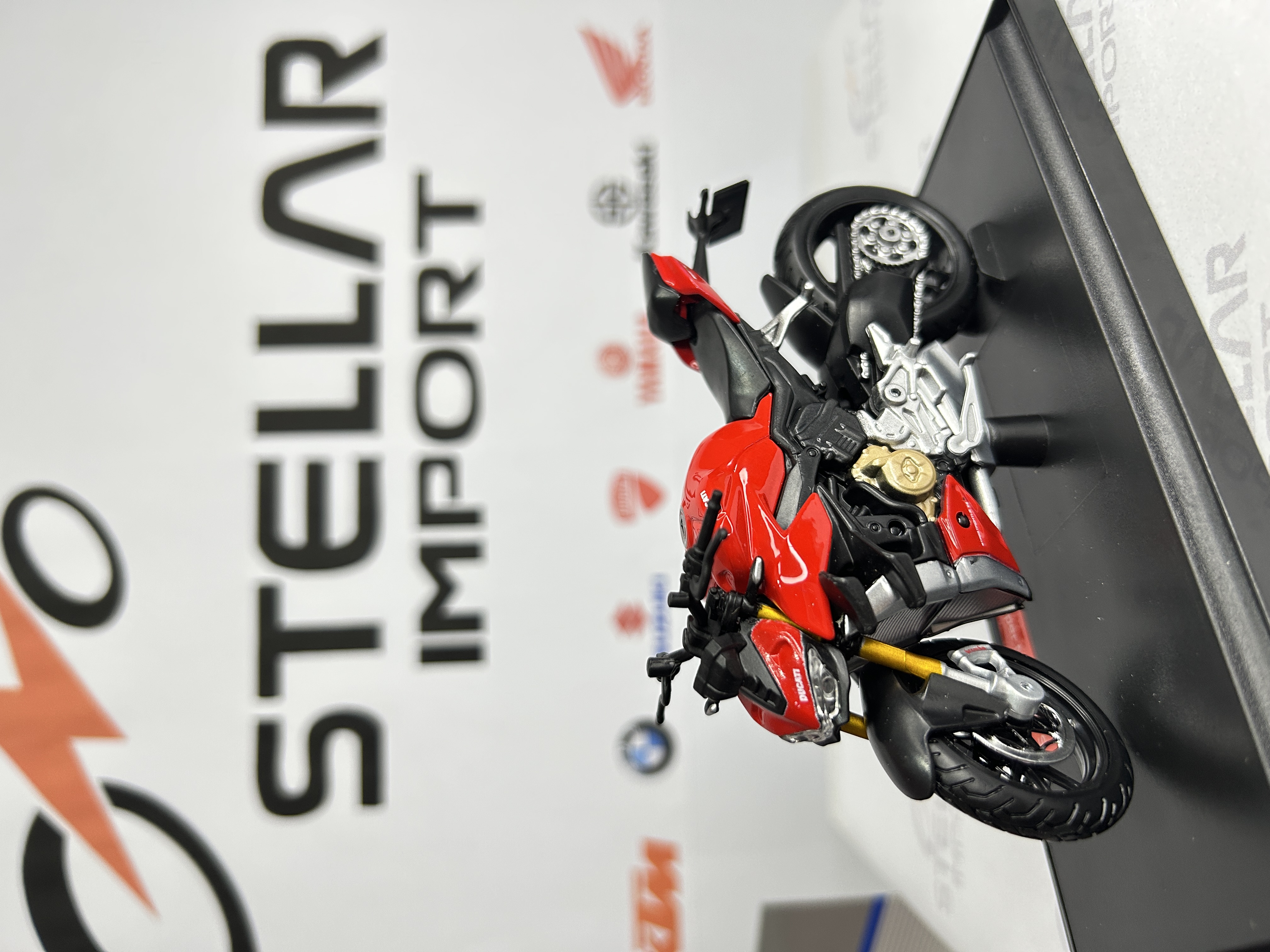 Ducati Streetfighter v4