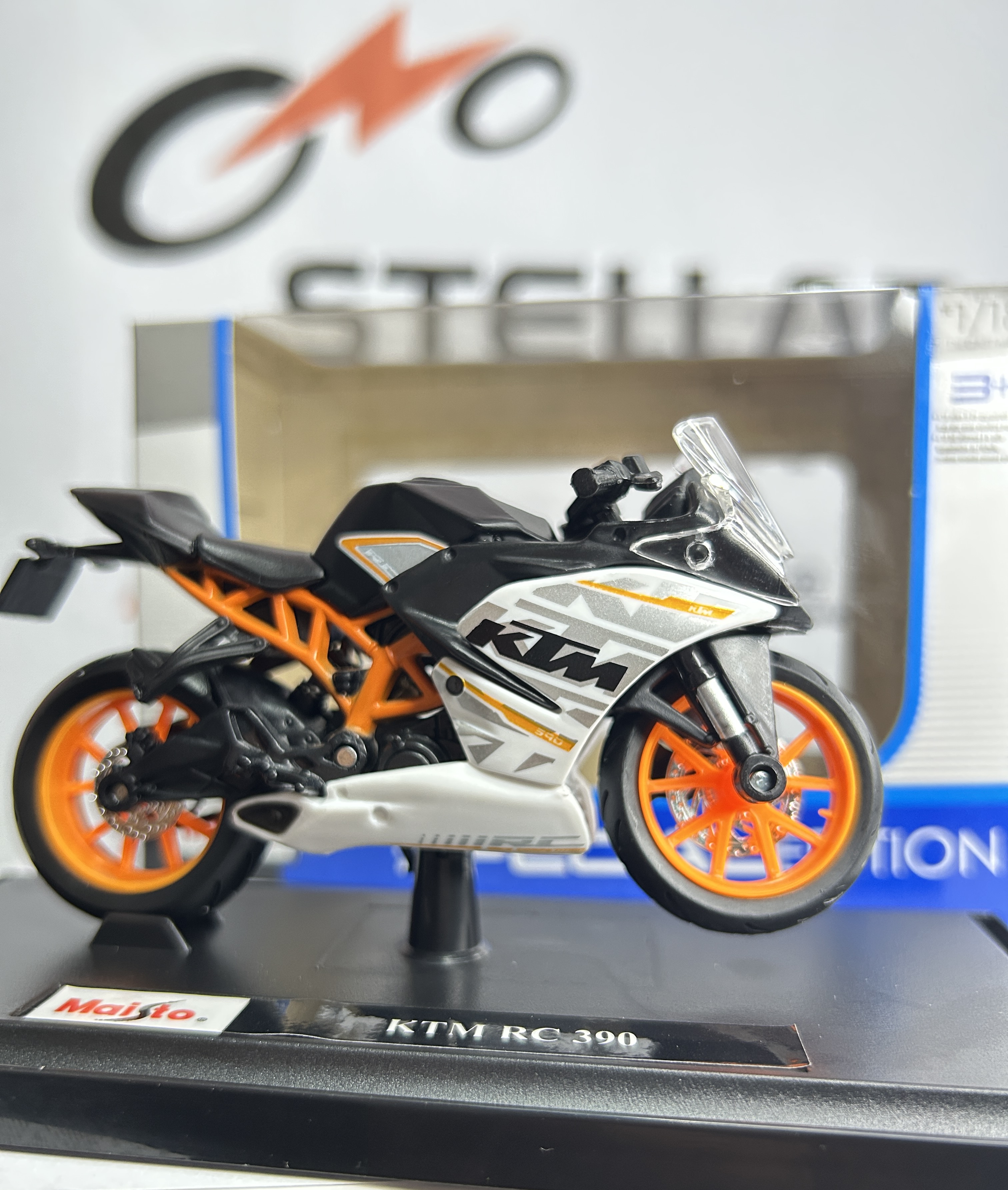 KTM RC 390 2016